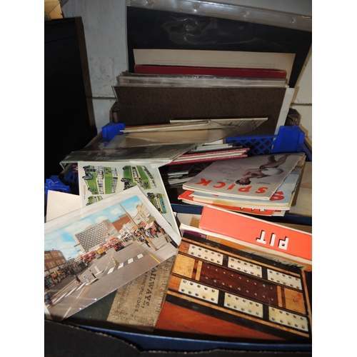 310A - Quantity of cigarette cards including Wills, Players etc.