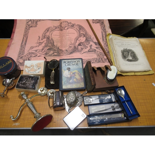 Box containing a quantity of miscellaneous collectables
