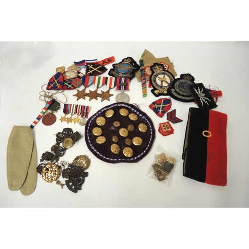 127 - World War II four medal group with miniatures, together with a quantity of various military buttons,... 