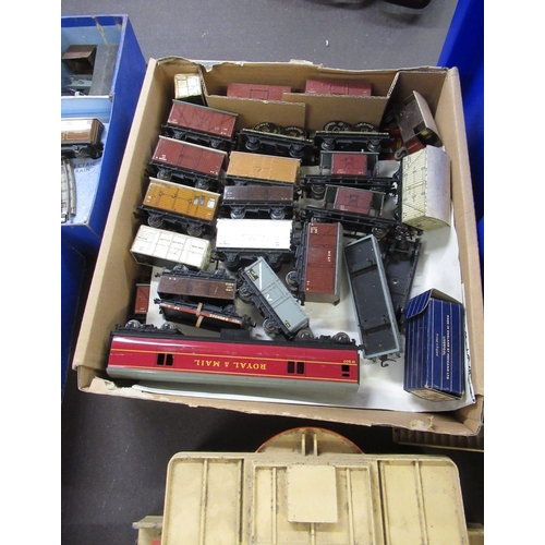 219 - Hornby Dublo electric three rail train set, including Duchess of Montrose and Sir Nigel Gresley loco... 