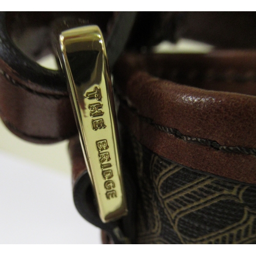 63 - The Bridge, Firenze 1969 bucket bag with detachable matching wallet, complete with original dust cov... 