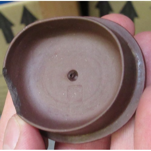 577 - Paragon part tea service, Japanese terracotta teapot and a satsuma pottery preserve jar with cover (... 