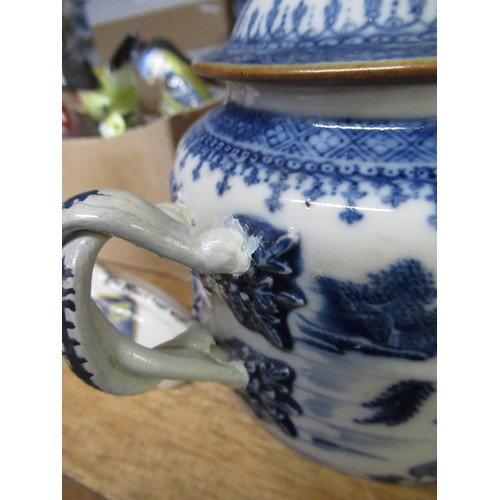 565 - Antique Chinese blue and white two handled jar and cover (at fault), 14cm high