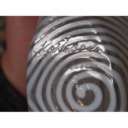 546 - Small art glass vase, signed indistinctly, 8cm high, together with another art glass vase, 15cm high