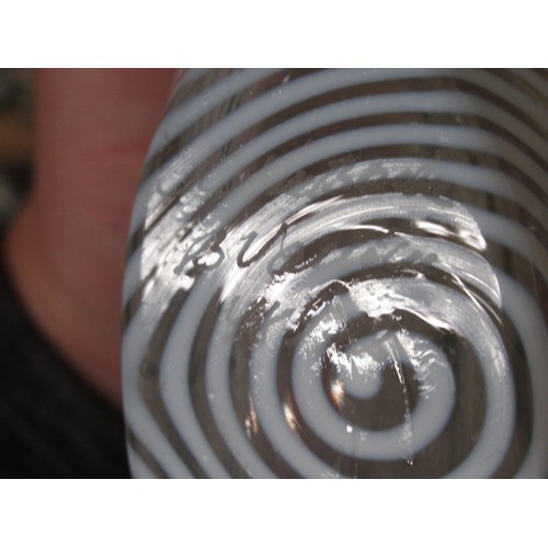 546 - Small art glass vase, signed indistinctly, 8cm high, together with another art glass vase, 15cm high