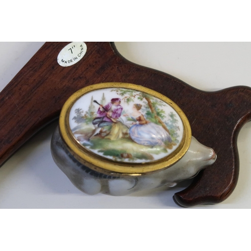 475 - 19th Century Continental porcelain and enamel snuff or sweetmeat box in the form of a mouse or rat, ... 