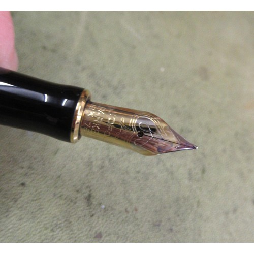 46 - Parker Duofold Mini yellow check fountain pen, 11.6cm long in original box