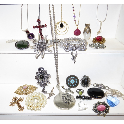 1190 - Quantity of various costume jewellery including gold plated and silver