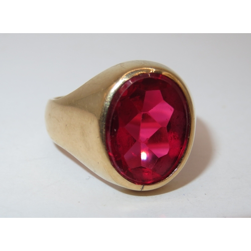 1264 - Continental gold gentleman's signet ring set red stone, size Q, 16.7g