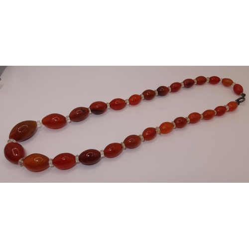 1311 - Agate graduated bead necklace in fitted box