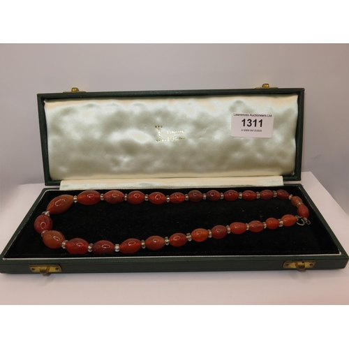 1311 - Agate graduated bead necklace in fitted box