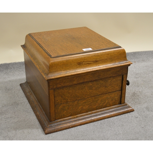 1888 - Columbia Grafonola oak cased table model windup gramophone