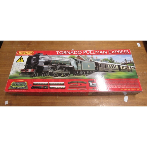 533 - Hornby 00 gauge train set , ' Tornado Pullman Express ', DCC ready, in original box