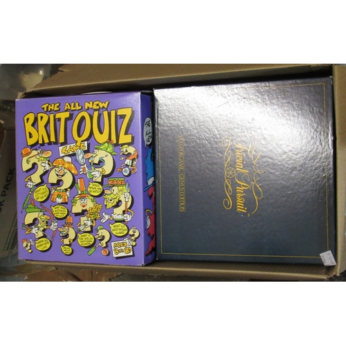 617 - Box containing a large quantity of 20th Century games including Monopoly, Cluedo, Trivial Pursuit et... 
