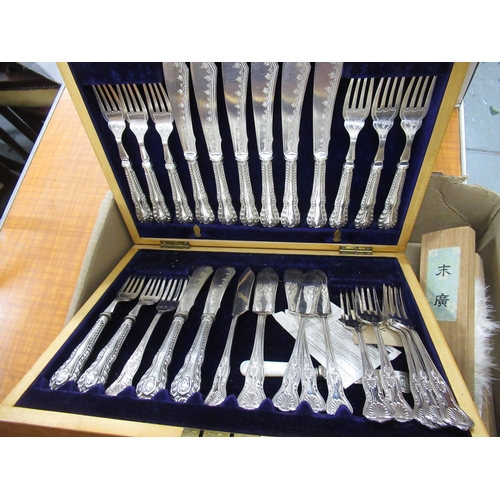 659 - Art Deco mahogany and glass two bottle ink stand, together set of brass postal scales, part set of p... 