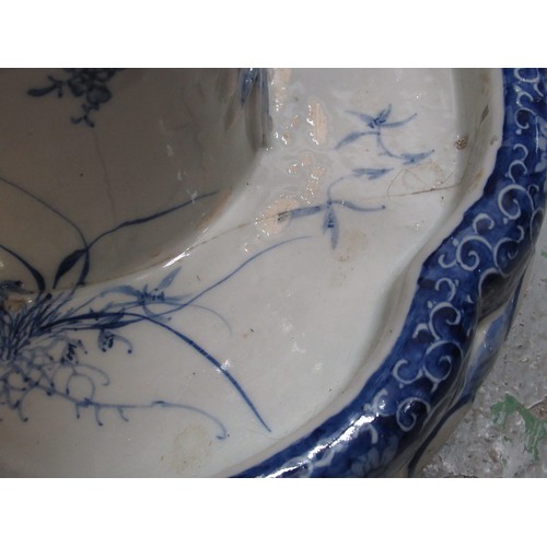 787 - Japanese bird and floral decorated circular stickstand (at fault), 56cm high