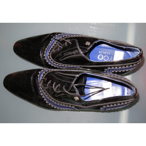 34 - Leather attache case by Francesco Biasia, together with two vintage handbags and a pair of patent le... 