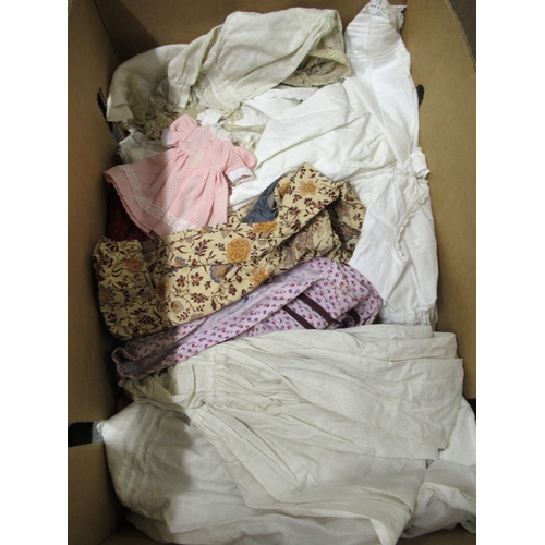 352 - Quantity of dolls clothing
