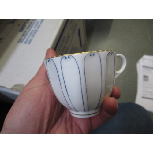 487 - 19th Century Davenport part tea set, small quantity of other tea ware