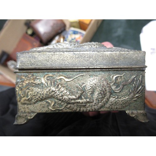 299 - Quantity of various cigarette lighters, cigarette cases and boxes