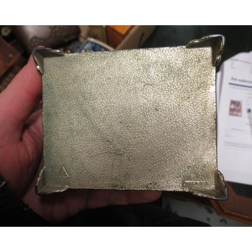 299 - Quantity of various cigarette lighters, cigarette cases and boxes