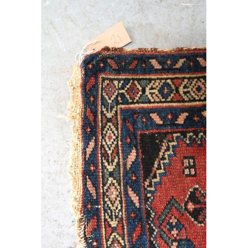 21 - Small Hamadan rug of all over floral design with borders on a wine ground, 120 x 76cm