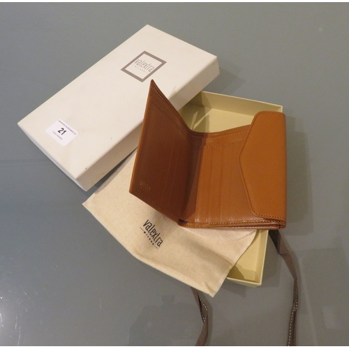 Lot 21        