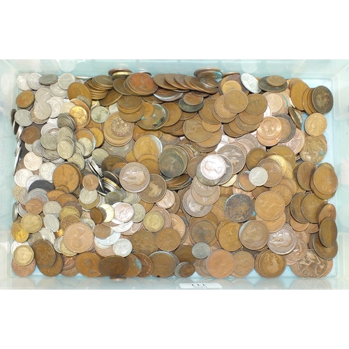 111 - A collection of various British and world coinage, including approximately 170 pre-1947 silver 3d, e... 