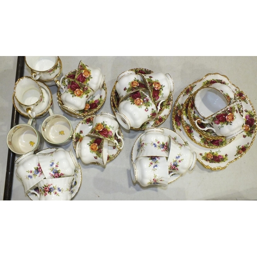 139 - Thirty-one pieces of Royal Albert 'Old Country Roses' tea and coffee ware, six each Royal Albert 'Hu... 