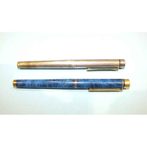 210 - A Sheaffer Targa Blue Ronce fountain pen, with 14k nib and another Sheaffer Targa fountain pen, (gol... 