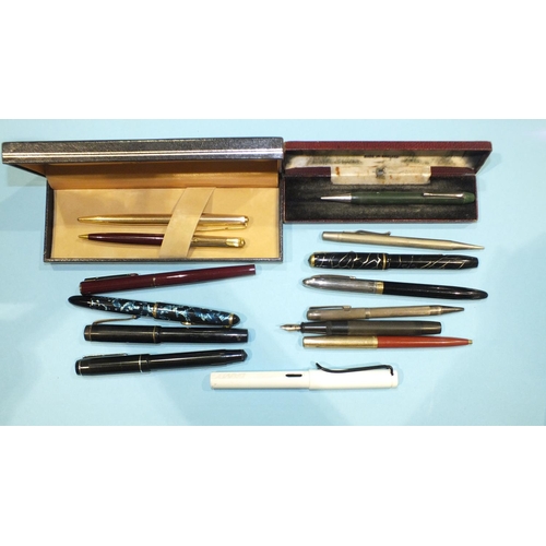 214 - Two Sheaffer fountain pens, a Lindauer fountain pen, a silver 'Yard-O-Led' propelling pencil, other ... 