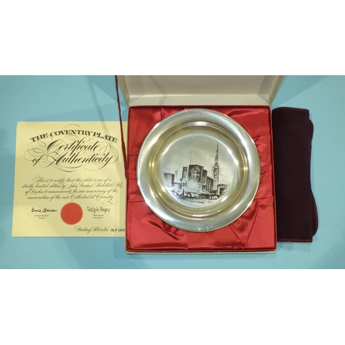 217 - A John Pinches Ltd sterling silver plate, The Coventry Plate, 20cm diameter, 345/1500, approx 6.5oz,... 