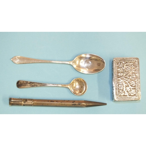 95 - A Sampson Mordan & Co. silver propelling pencil, an Indian white metal snuff box and two small silve... 