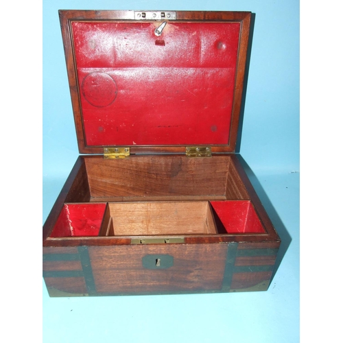 822 - A good-quality George III mahogany writing box with full brass bindings, flush handles and corners, ... 