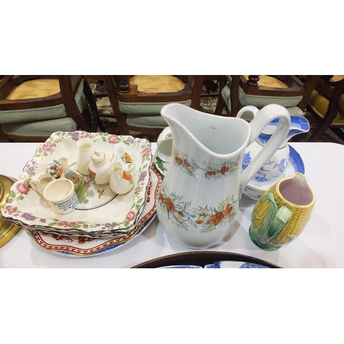 171 - A 19th century blue and white willow pattern supper set, comprising four crescent shaped dishes and ... 