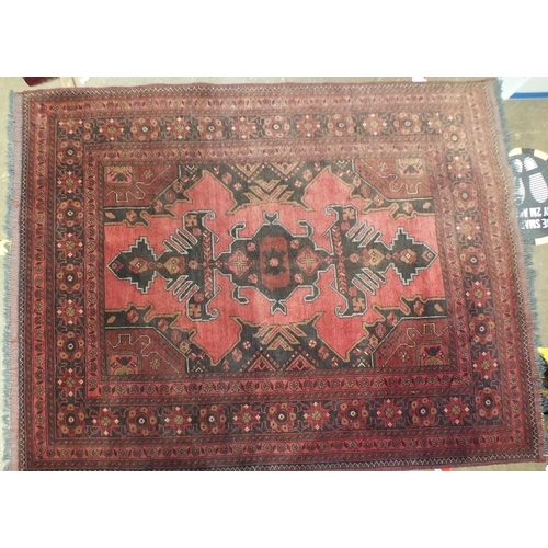 19 - A 20th century Oriental rug, 150 x 210cm.