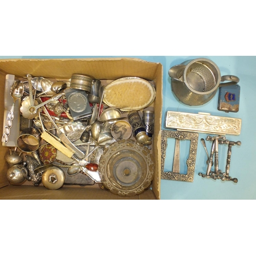 198 - A silver-bladed jam knife and a quantity of small plated items.