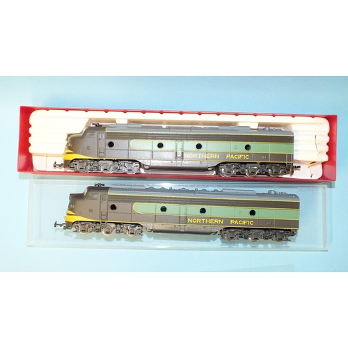 272 - Rivarossi HO gauge, 1825 American outline class E8 Co-Co diesel power car (boxed), and dummy power c... 