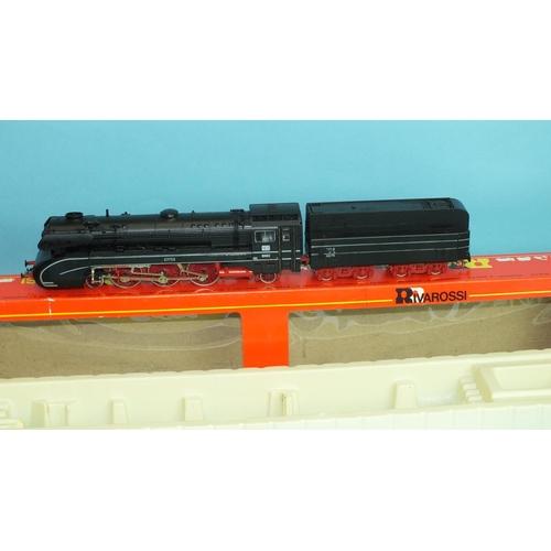 285 - Rivarossi HO gauge, 1339 DB Class 10 4-6-2 streamlined locomotive RN 10 002, (boxed).... 