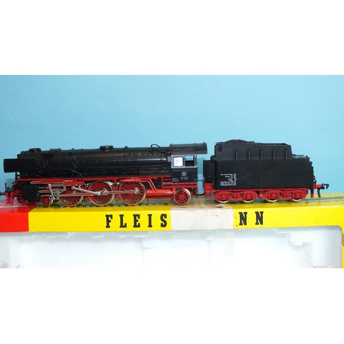 290 - Fleischmann HO gauge, 4170 DB 4-6-2 locomotive RN 01 220, (boxed).