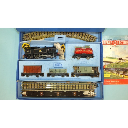 301 - Hornby Dublo, EDG17 3-rail tank goods set, with BR 0-6-2 locomotive, four wagons and track, boxed wi... 