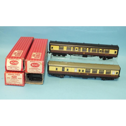 338 - Hornby Dublo, three boxed coaches: 4060, 4047 and 4048, another, 4047, (box a/f) and two unboxed cor... 