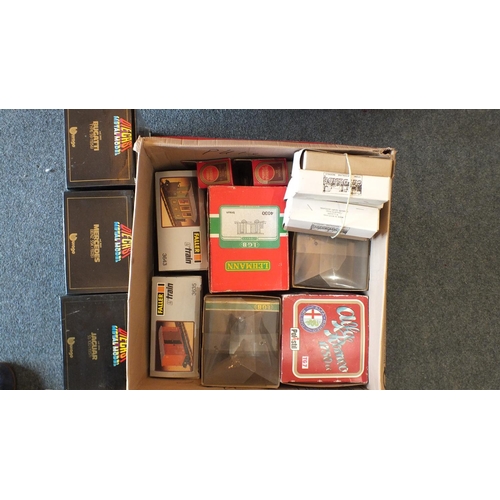 352 - A quantity of empty boxes, including large scale Lehmann Model Railway, (12) and OO gauge, Liliput, ... 