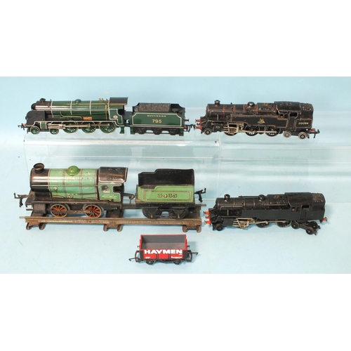 355 - Hornby Dublo, EDL18 BR 2-6-4 Standard Tank Locomotive RN80054, another, repainted, a Triang R154 SR ... 