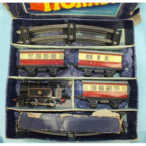 370 - Hornby O gauge, 41, BR Passenger Set with 0-4-0 tank engine RN 3 82011, (boxed, box poor).... 