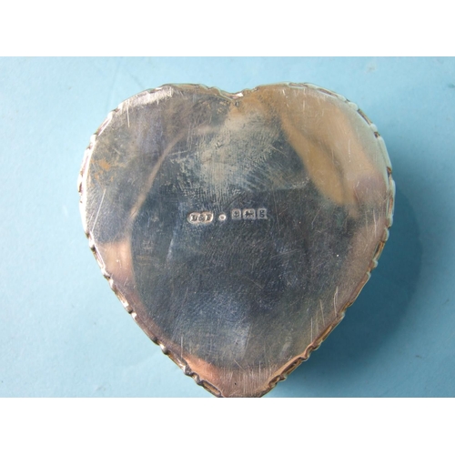 479 - An Edwardian heart-shaped box and cover, 7cm.