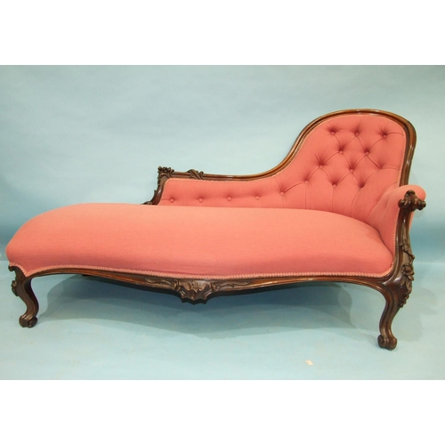 71 - A good-quality Victorian rosewood-framed single-ended settee, the buttoned low back and serpentine s... 