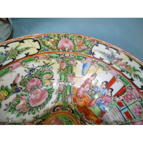 198 - A large 19th century Chinese Canton porcelain dish, 34.5cm diameter, a pair of similar plates and fi... 