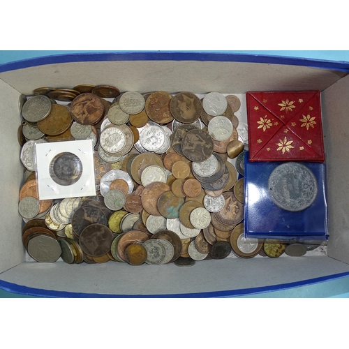 332 - A collection of Great Britain and world coinage, including a small quantity of silver world coins an... 