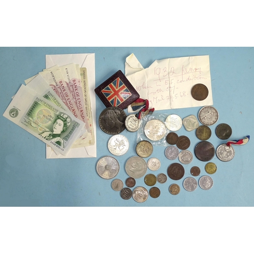 339 - A collection of British copper, brass and nickel coinage, a small quantity of world coinage, commemo... 